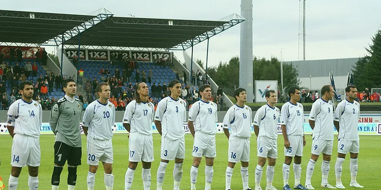 角球开出前禁区里多人站位的画面(点球为什么是独一档)
